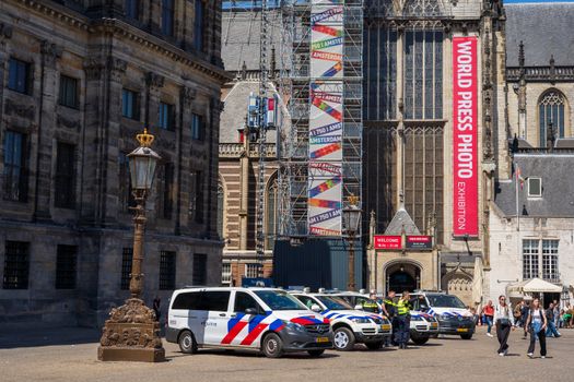 Politie nieuws Hoorn met 112-melding en politieauto in de binnenstad van Hoorn
