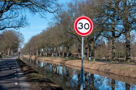 Uitzicht op de haven van Hoorn bij weer hoorn 30 dagen met wolken, water en wind vanaf het Markermeer